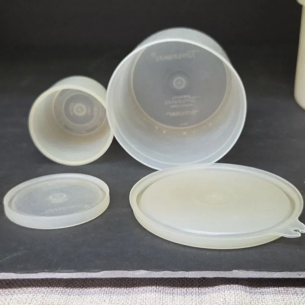 Vintage‎ Tupperware Lot of 4 Round Storage Containers & Lids